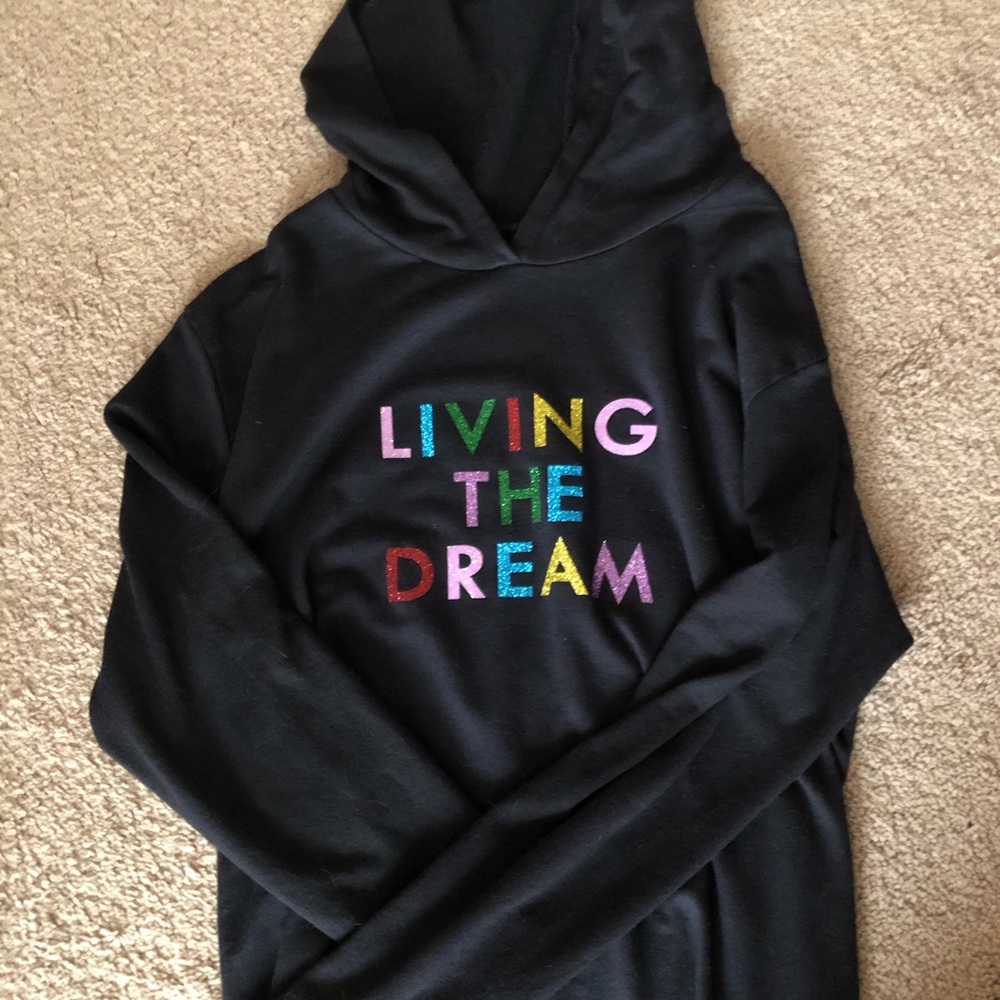 Light weight pullover